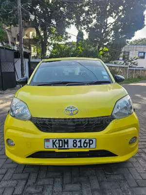 Toyota Passo 2018 Yellow