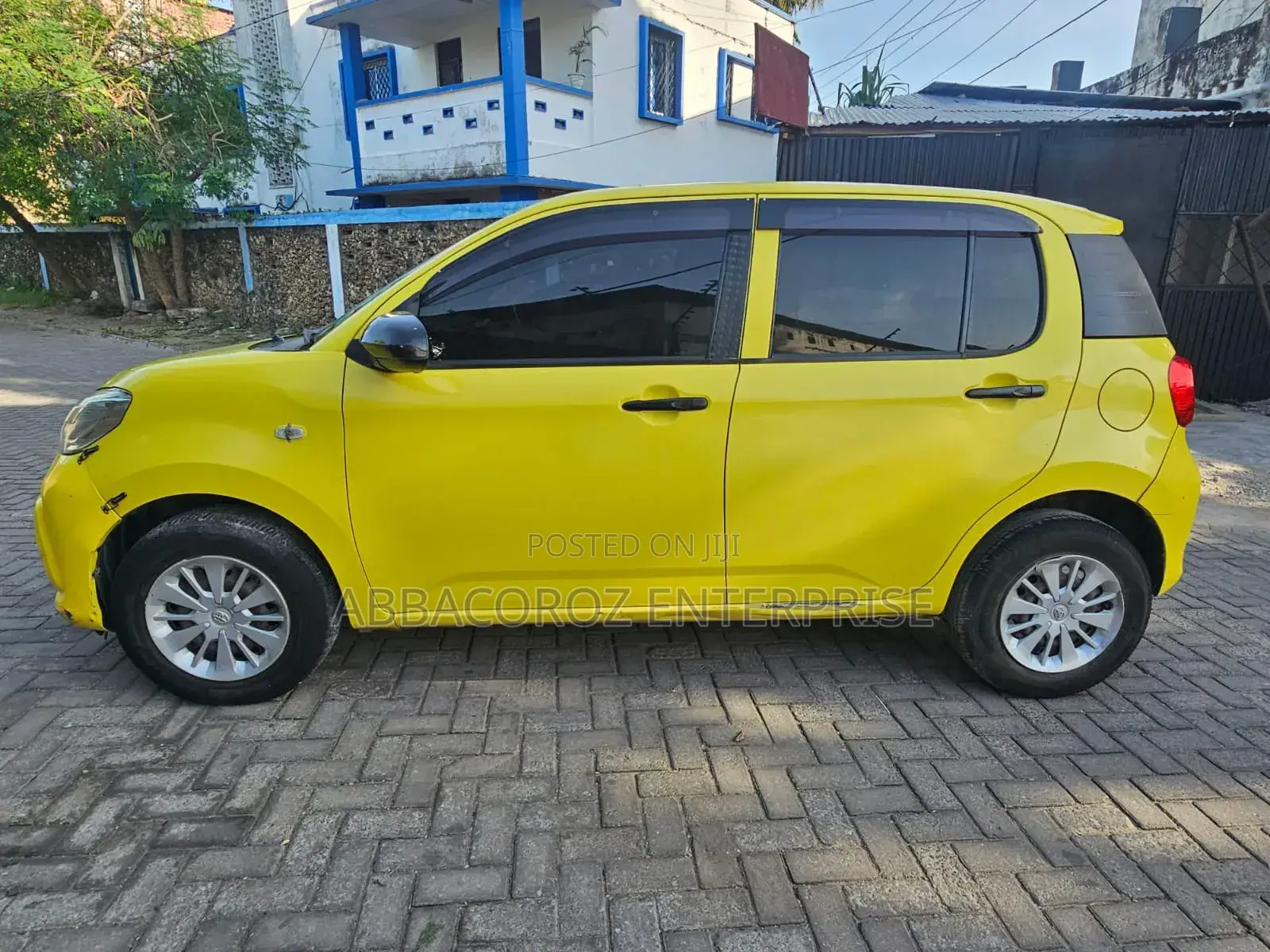 Toyota Passo 2018 Yellow