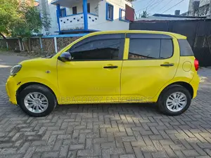 Toyota Passo 2018 Yellow