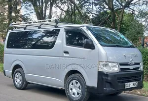 Toyota HiAce 2016 Silver