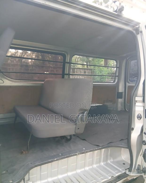 Toyota HiAce 2016 Silver - thumbnail 4