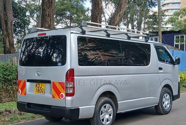 Toyota HiAce 2016 Silver - thumbnail 7