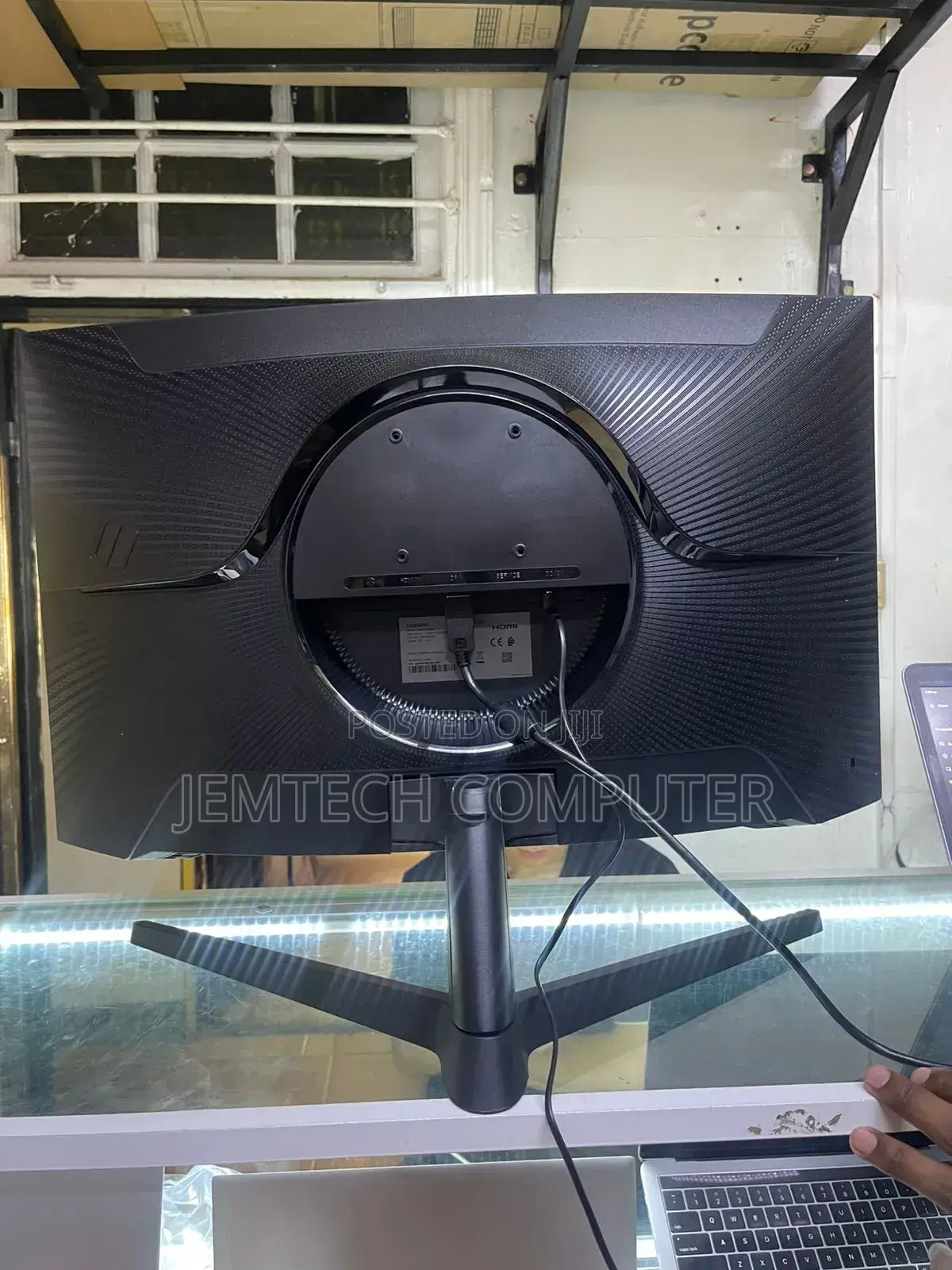 Samsung Odyssey G5 27-Inch QHD 165hz Curved Gaming Monitor G55c