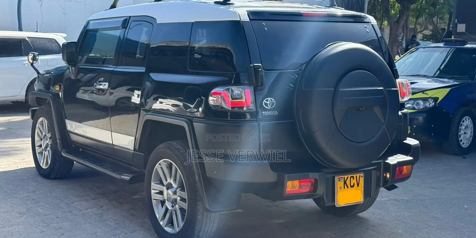 Toyota FJ Cruiser 4x4 Automatic 2012 Black