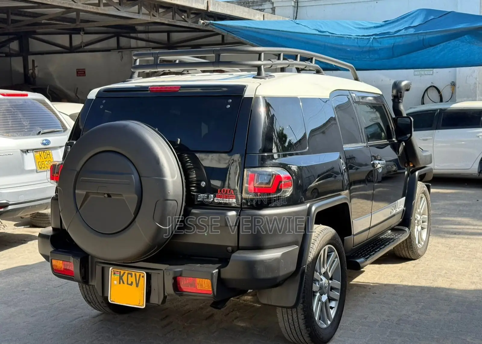 Toyota FJ Cruiser 4x4 Automatic 2012 Black