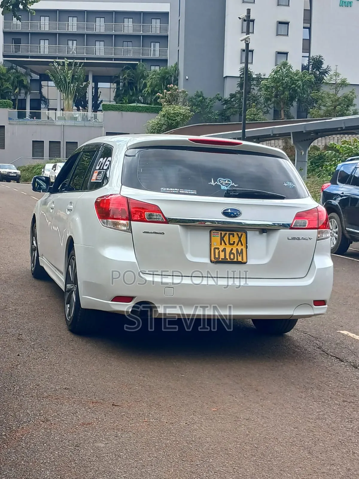 Subaru Legacy 2010 White