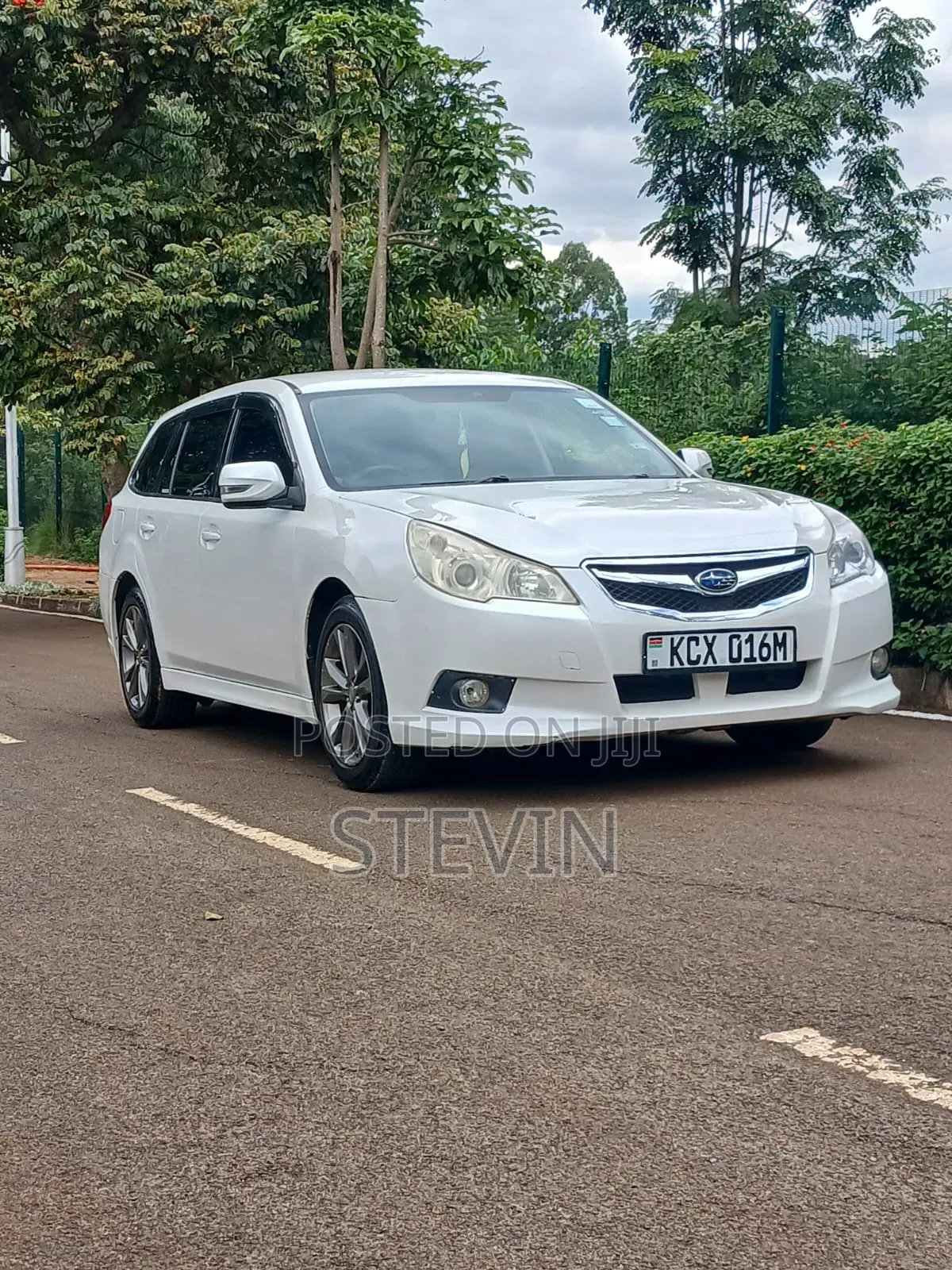 Subaru Legacy 2010 White