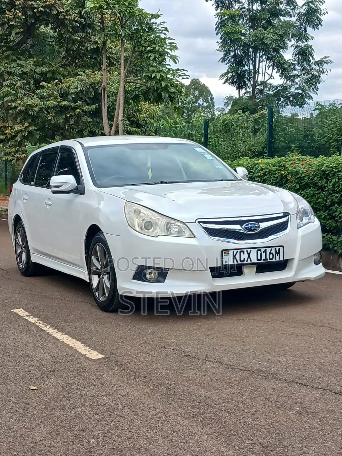 Subaru Legacy 2010 White