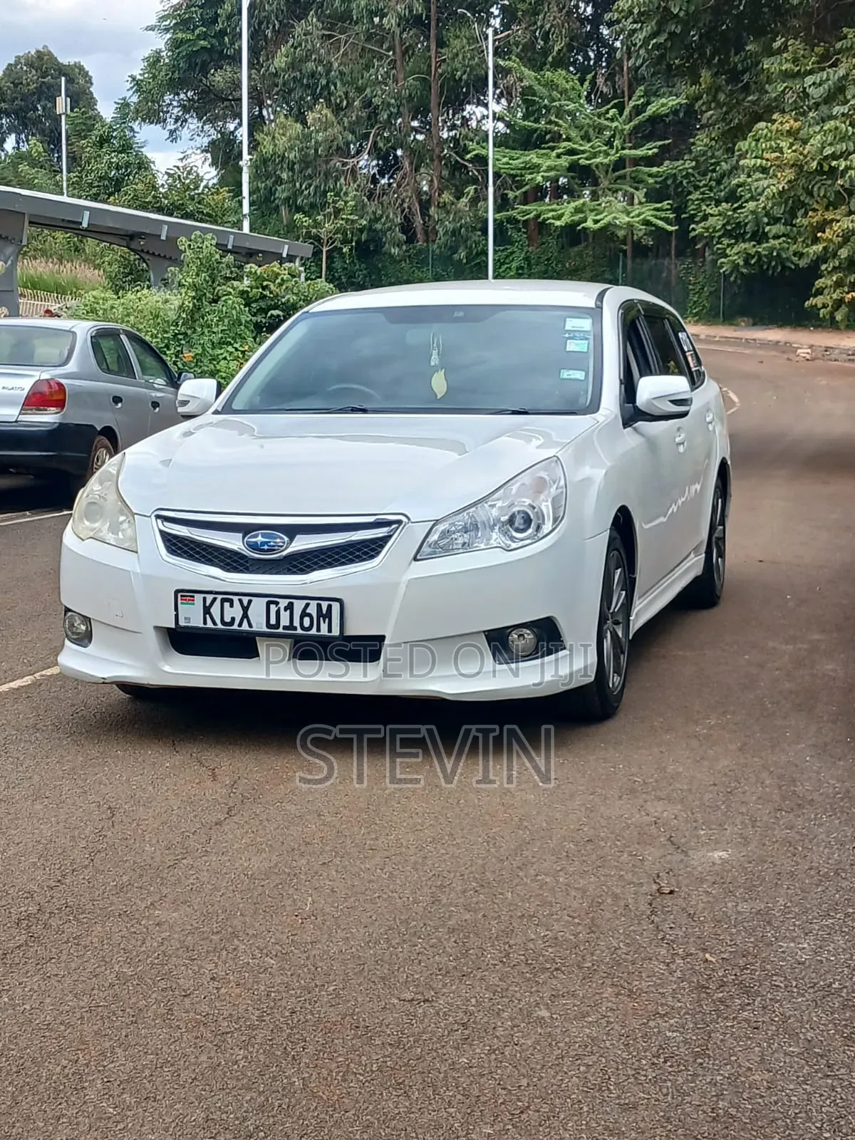 Subaru Legacy 2010 White