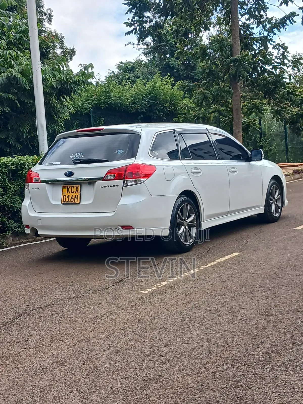 Subaru Legacy 2010 White