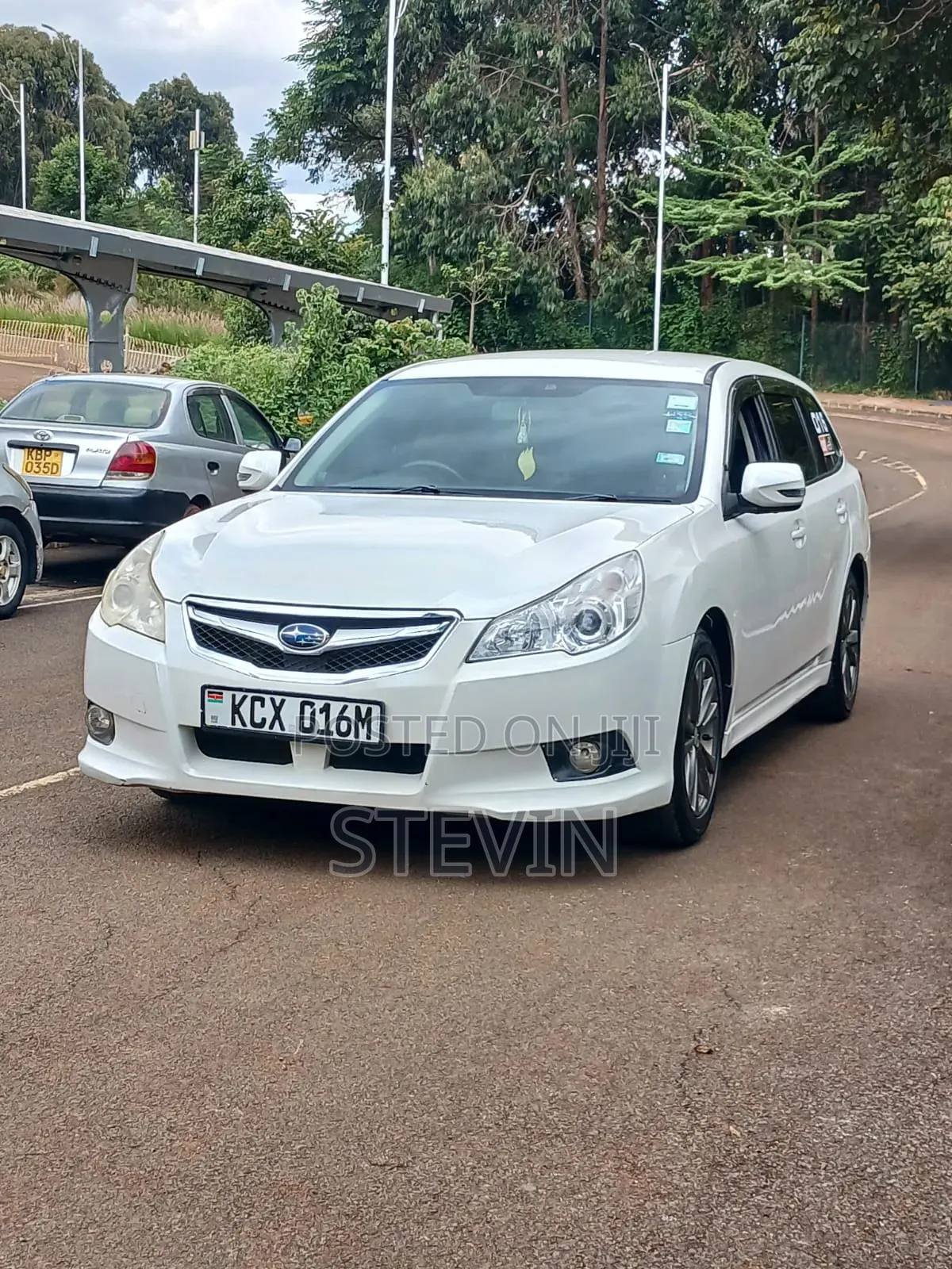 Subaru Legacy 2010 White