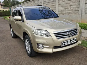 Toyota Vanguard 2012 Gold