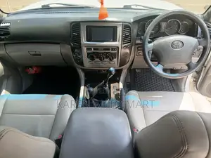 Toyota Land Cruiser 2000 White