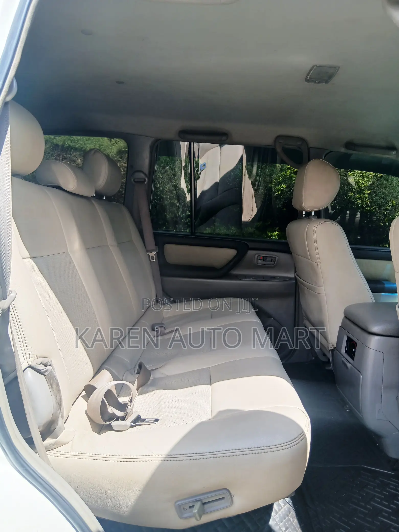 Toyota Land Cruiser 2000 White