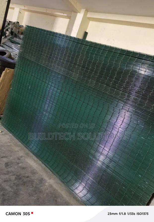 Strong Mesh Security Fence 2.4m X 3m - thumbnail 2