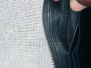 Gucci Interlocking Gg Black Leather Zip-Around Long Wallet
