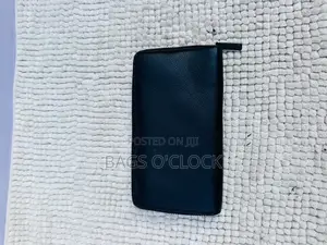 Gucci Interlocking Gg Black Leather Zip-Around Long Wallet