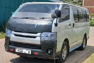 Toyota HiAce 2012 Silver