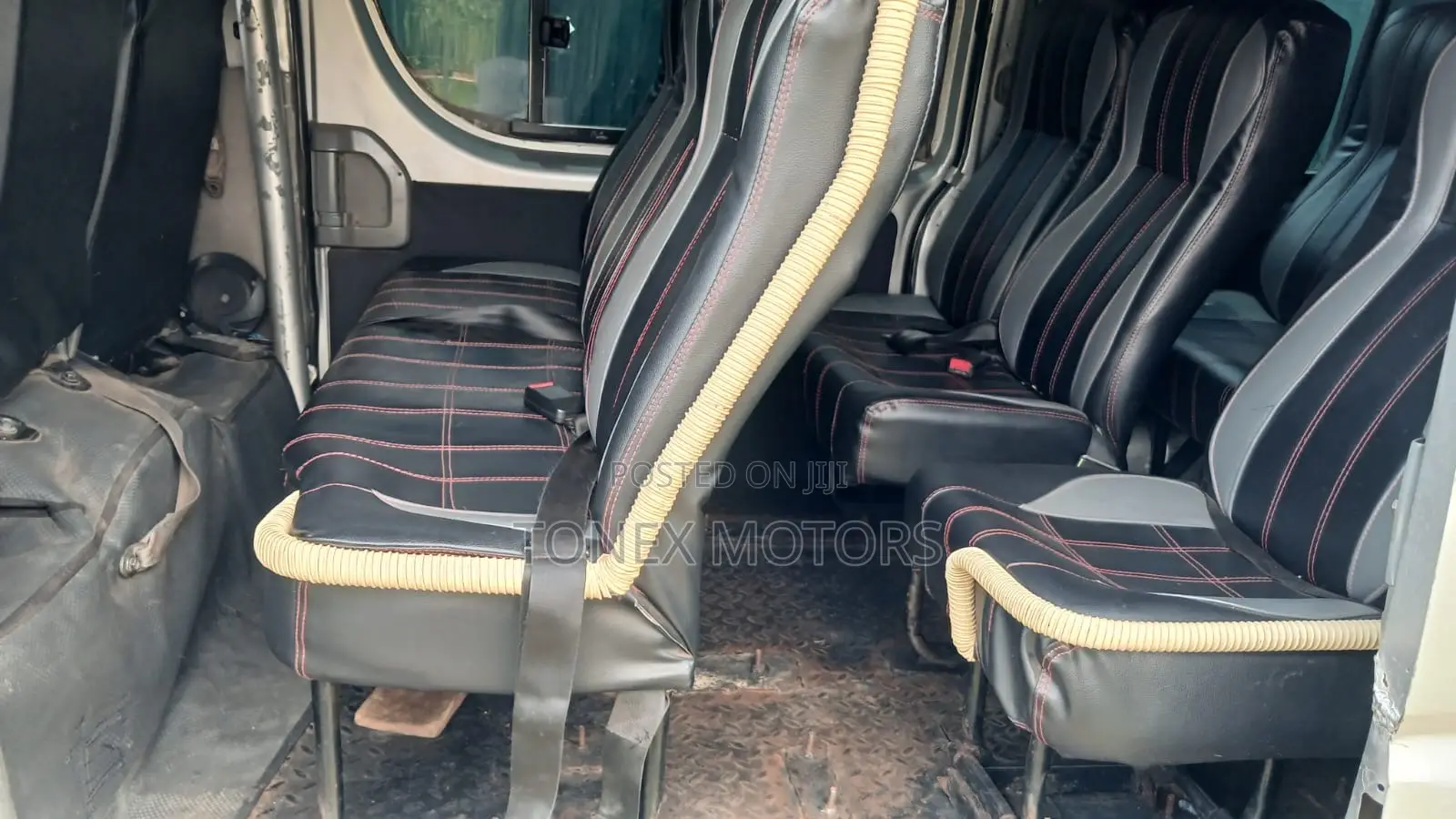 Toyota HiAce 2012 Silver