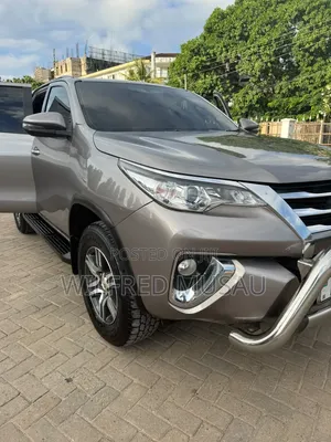 Toyota Fortuner 2019 Gold