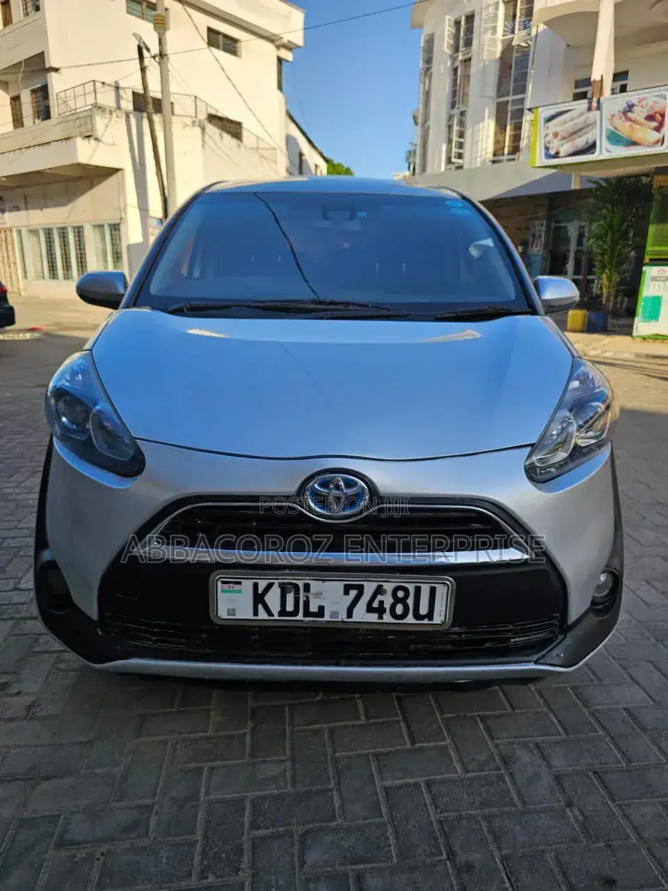 Toyota Sienta 2017 Silver