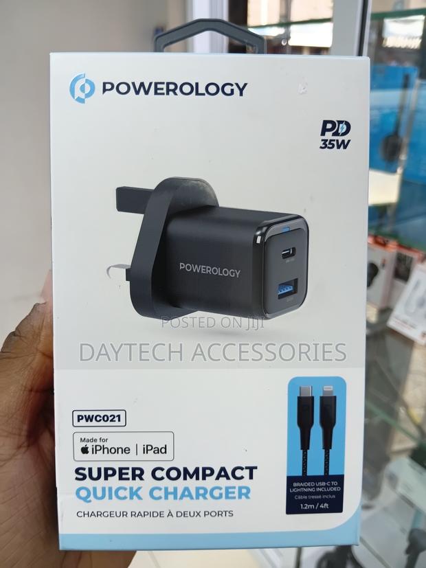 The Powerology Dual Port Super Compact Quick Charger 35w. - main view