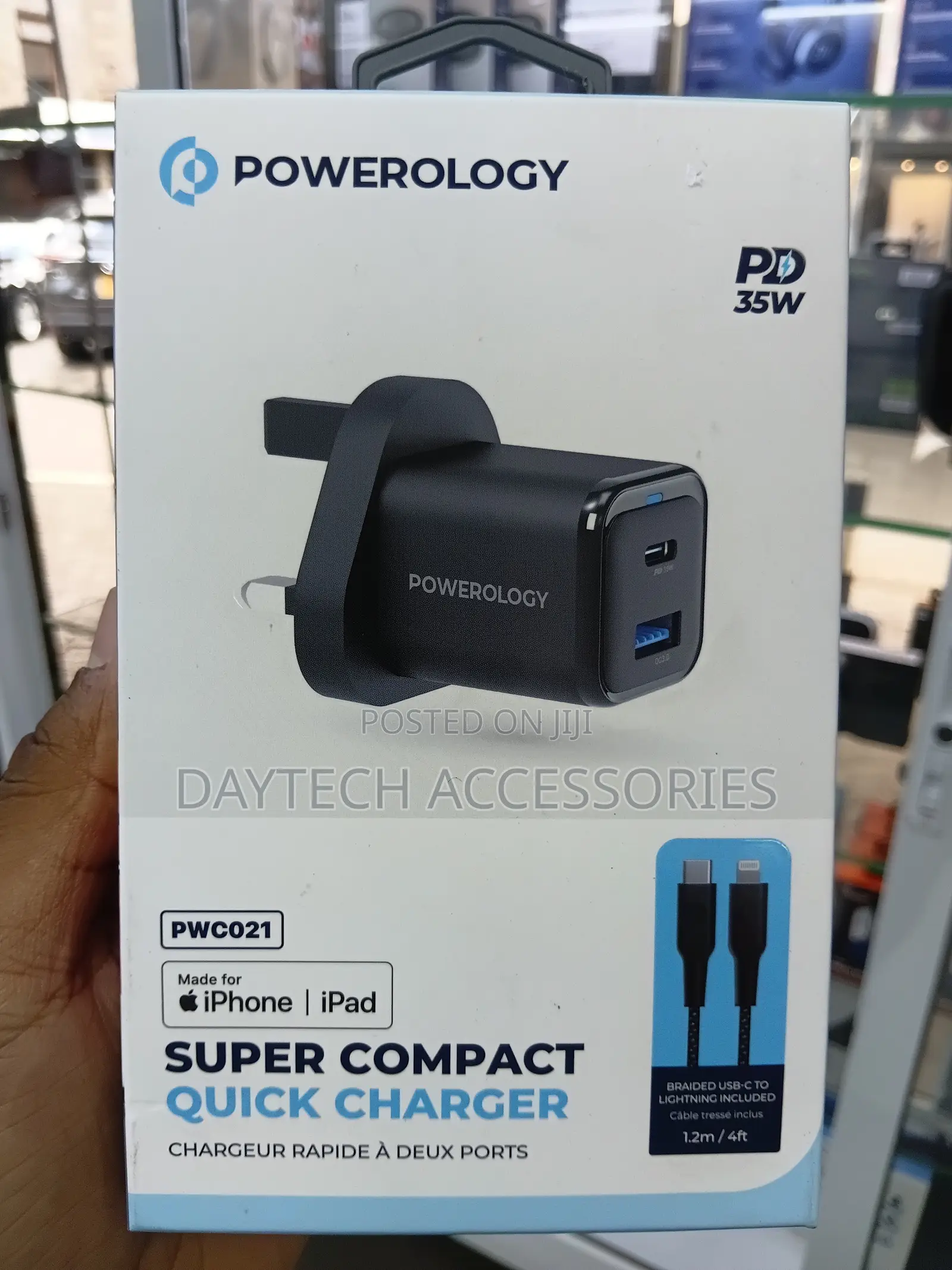 The Powerology Dual Port Super Compact Quick Charger 35w.