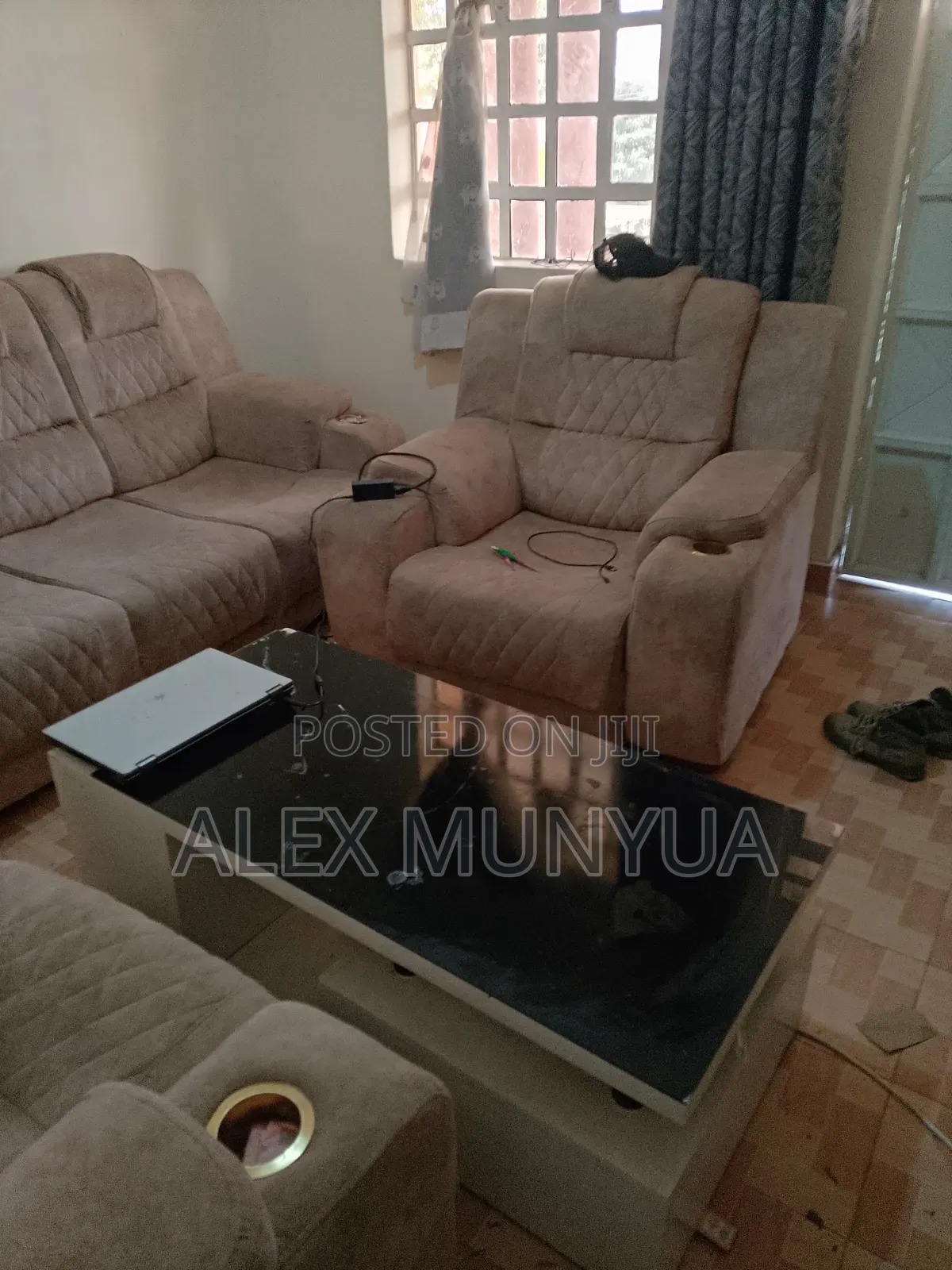 Selling a Couch, Semi Recliner 5 Seater