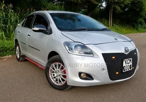 Toyota Belta 2010 Silver