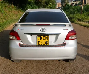 Toyota Belta 2010 Silver