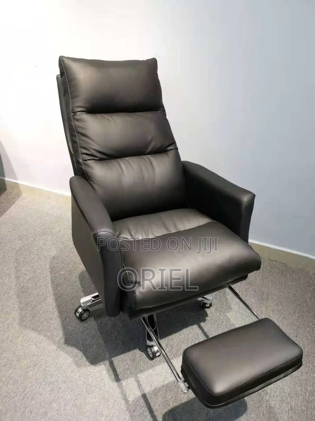 Office Chair : Black Leather Executive Office Chair