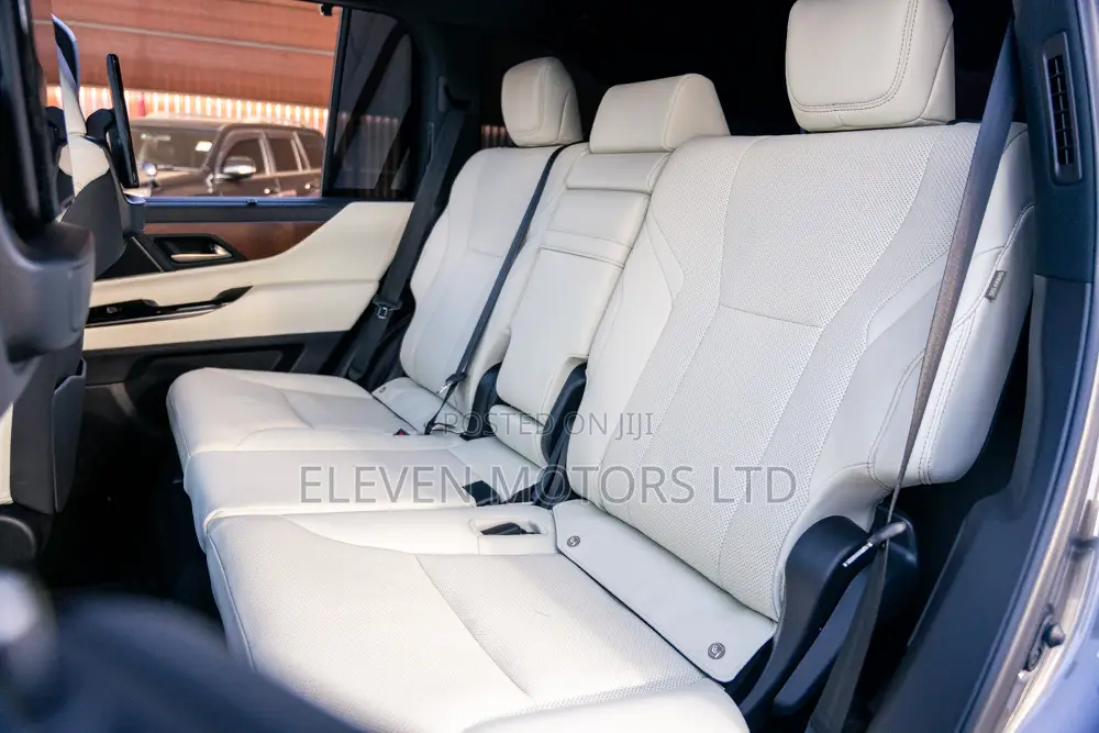 Lexus LX 600 2023 Gray