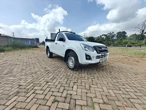 Isuzu D-MAX 2017 White