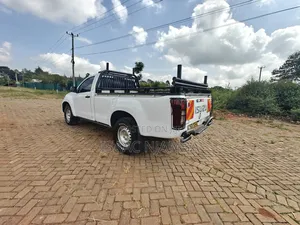 Isuzu D-MAX 2017 White