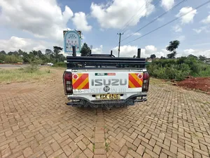 Isuzu D-MAX 2017 White