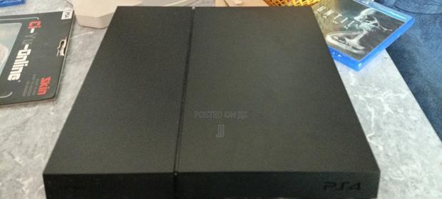 Ps4 Slightly Used,2 Controllers+Covers,3 Games and Ps4 Skin - thumbnail 3