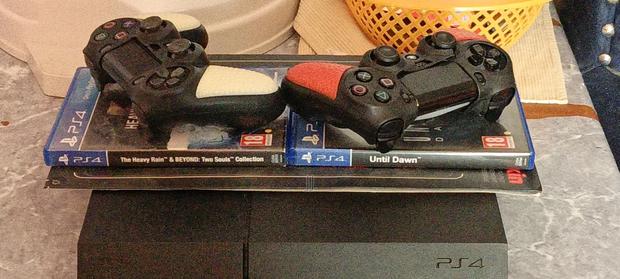 Ps4 Slightly Used,2 Controllers+Covers,3 Games and Ps4 Skin - thumbnail 5