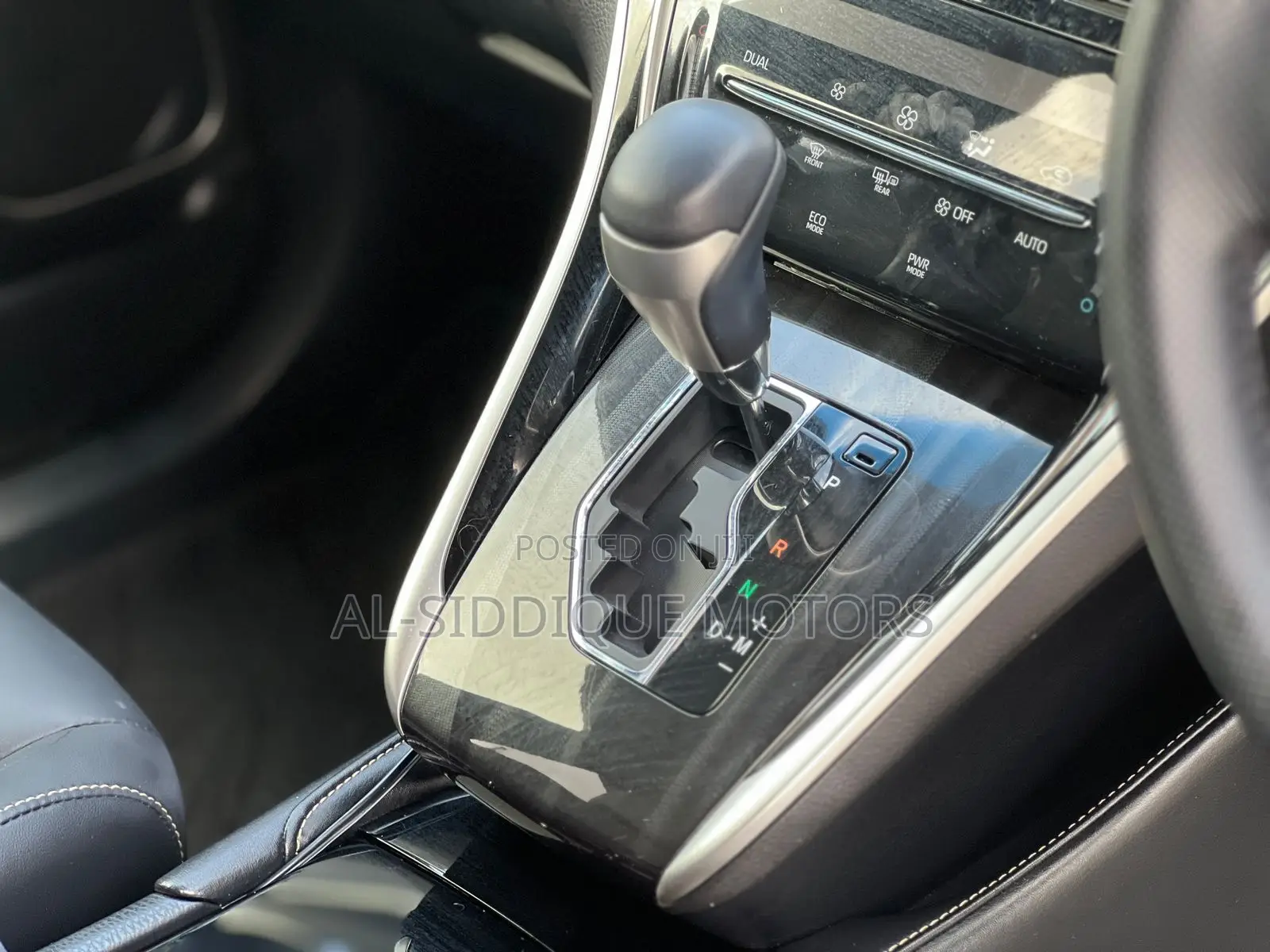 Toyota Harrier 2.0 2019 Off white