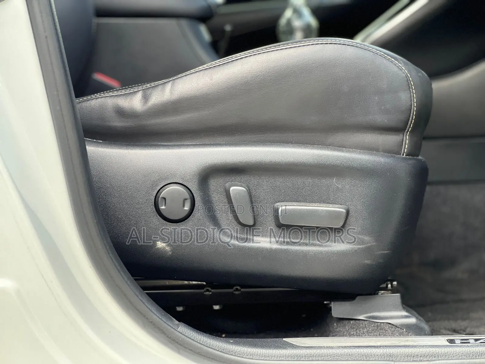 Toyota Harrier 2.0 2019 Off white