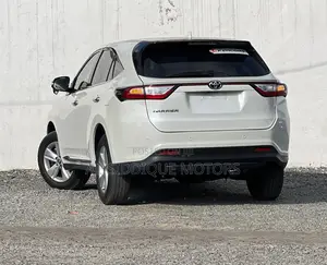 Toyota Harrier 2.0 2019 Off white