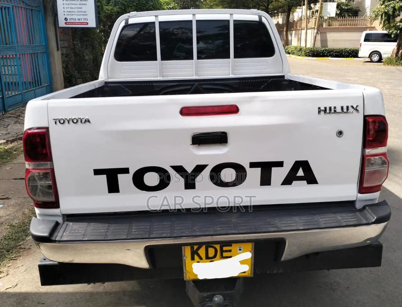 Toyota Hilux 2014 White