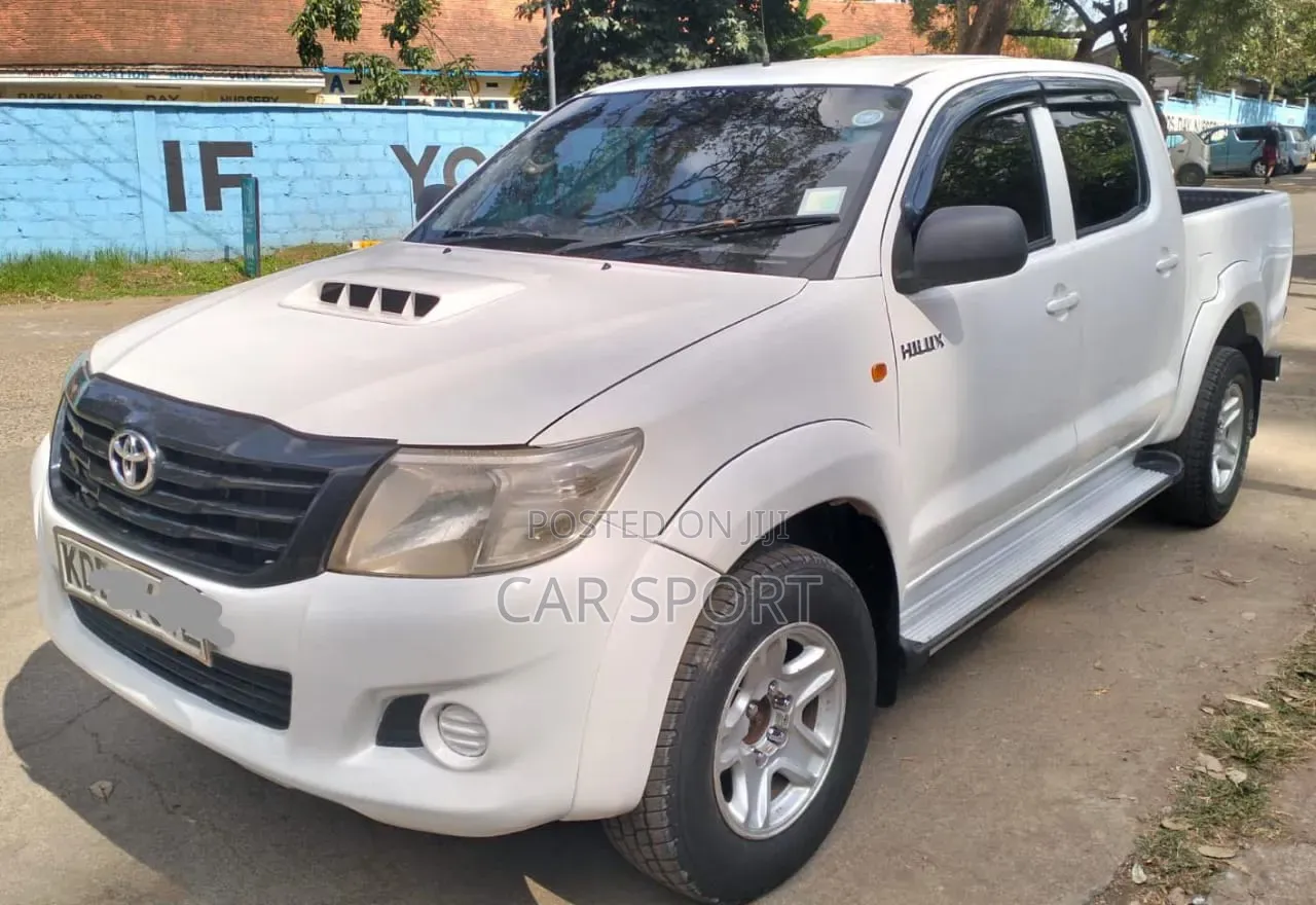 Toyota Hilux 2014 White
