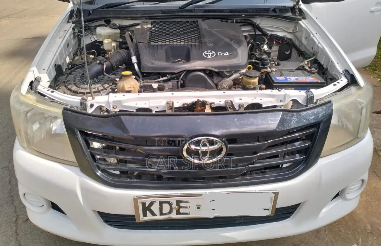 Toyota Hilux 2014 White