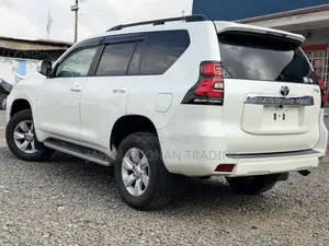 Toyota Land Cruiser Prado 2.7 2018 White
