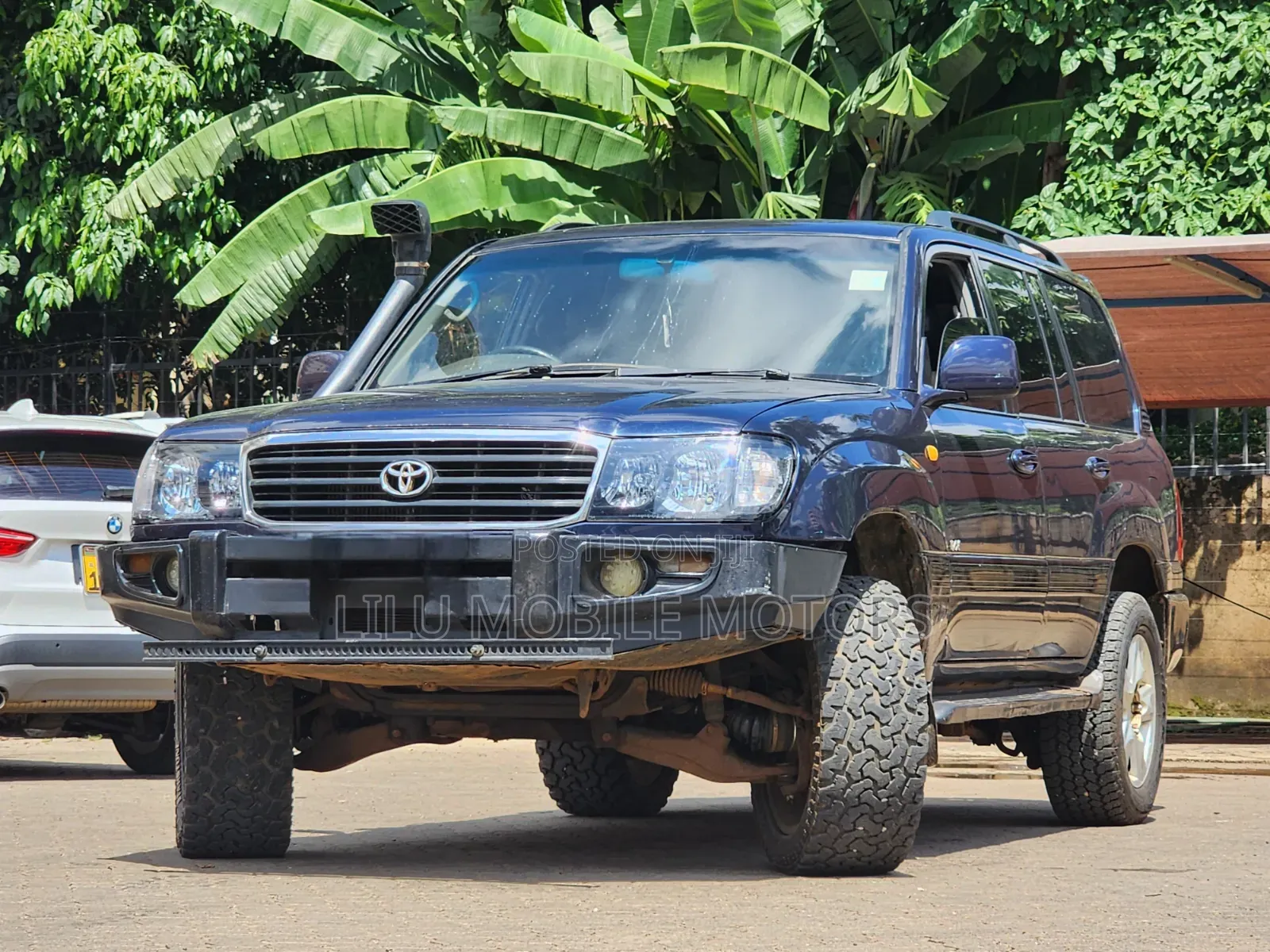 Toyota Land Cruiser 2000 Black