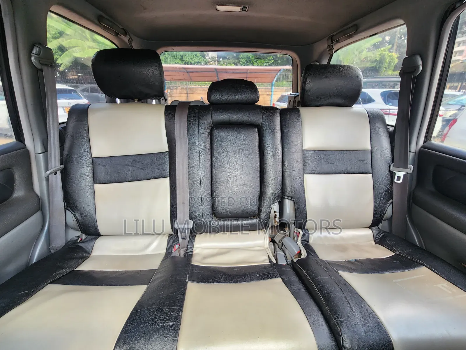 Toyota Land Cruiser 2000 Black