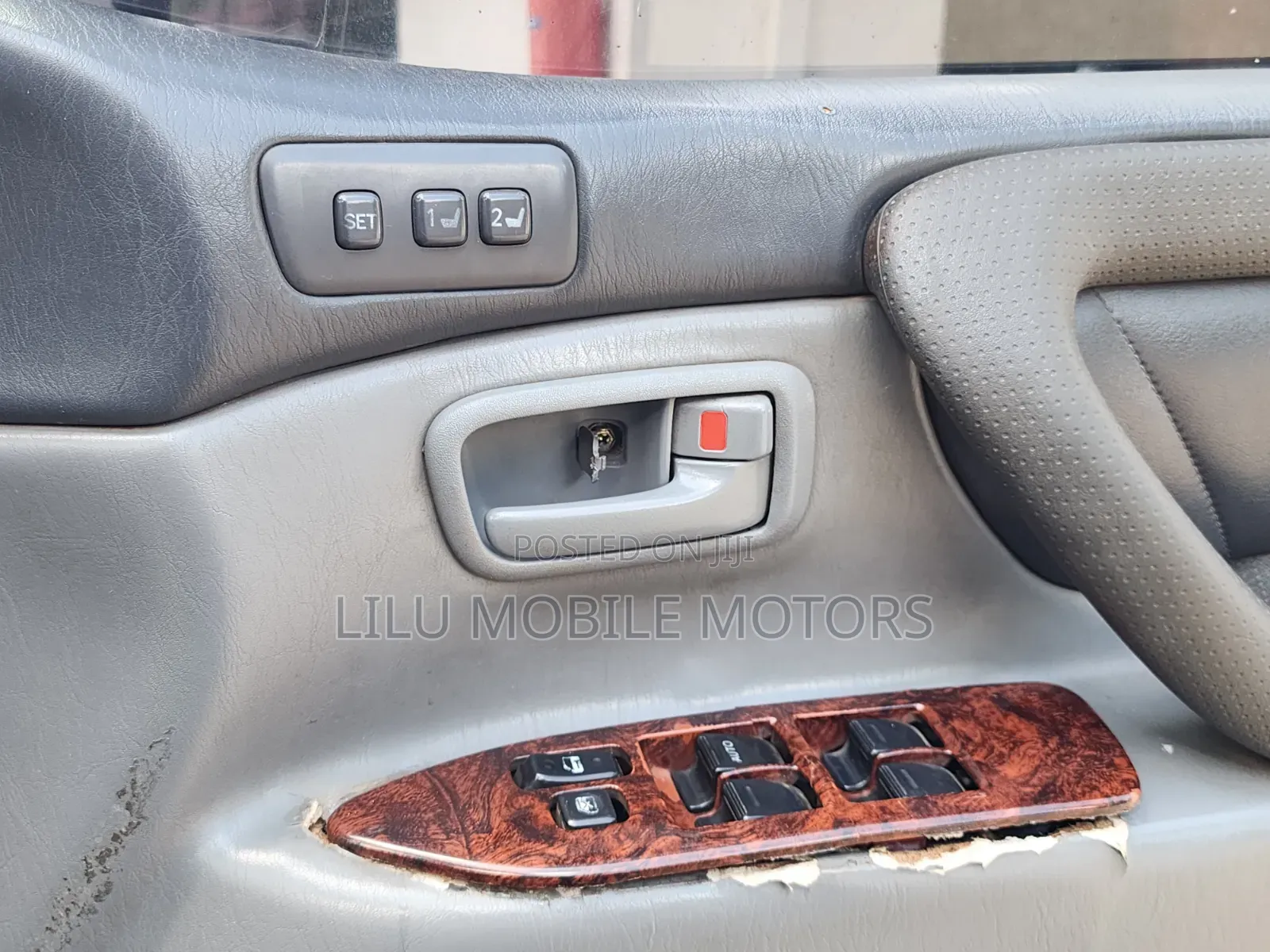 Toyota Land Cruiser 2000 Black
