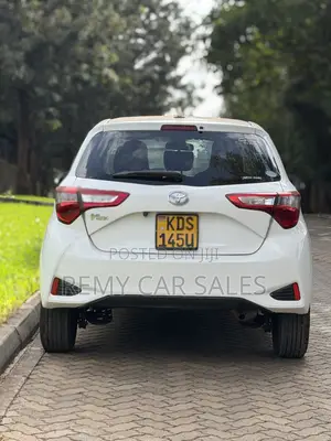 Toyota Vitz 2018 White