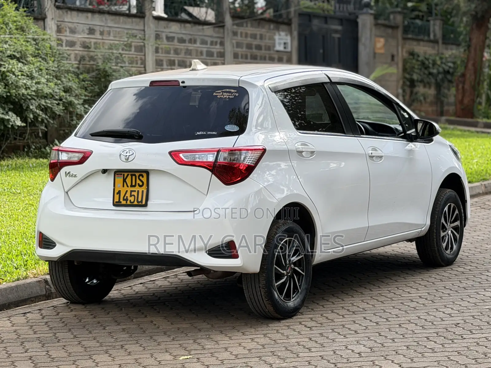 Toyota Vitz 2018 White