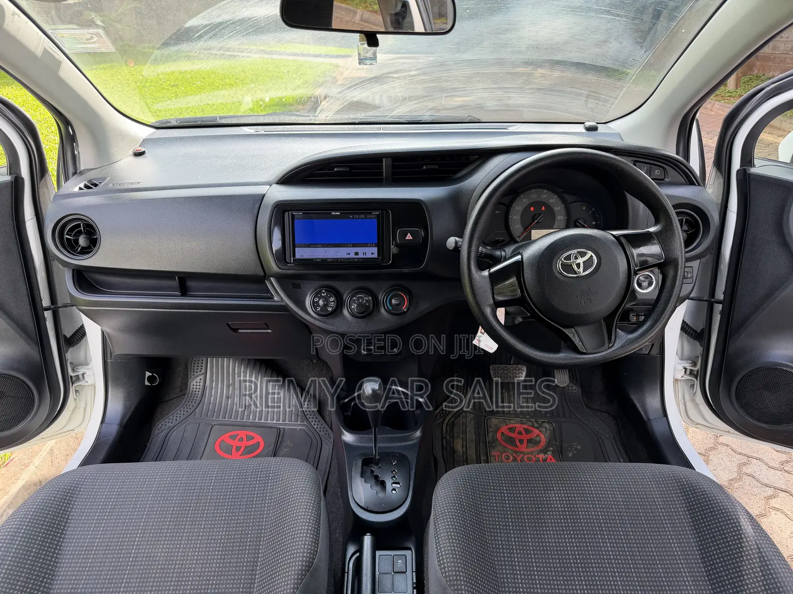Toyota Vitz 2018 White